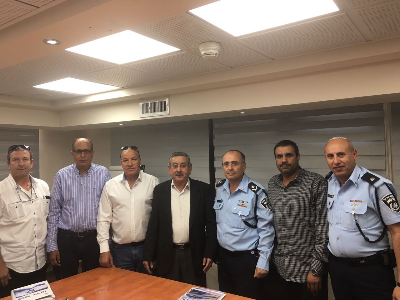 משתתפי כינוס החירום, הבוקר (צילום: דוברות המשטרה)